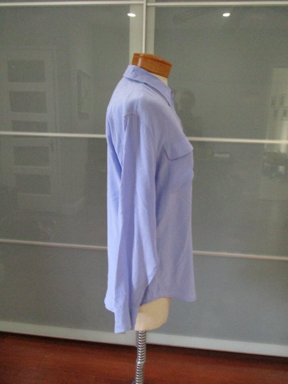 Equipment Femme Signature 100% Silk Blouse - Picture 4 of 5